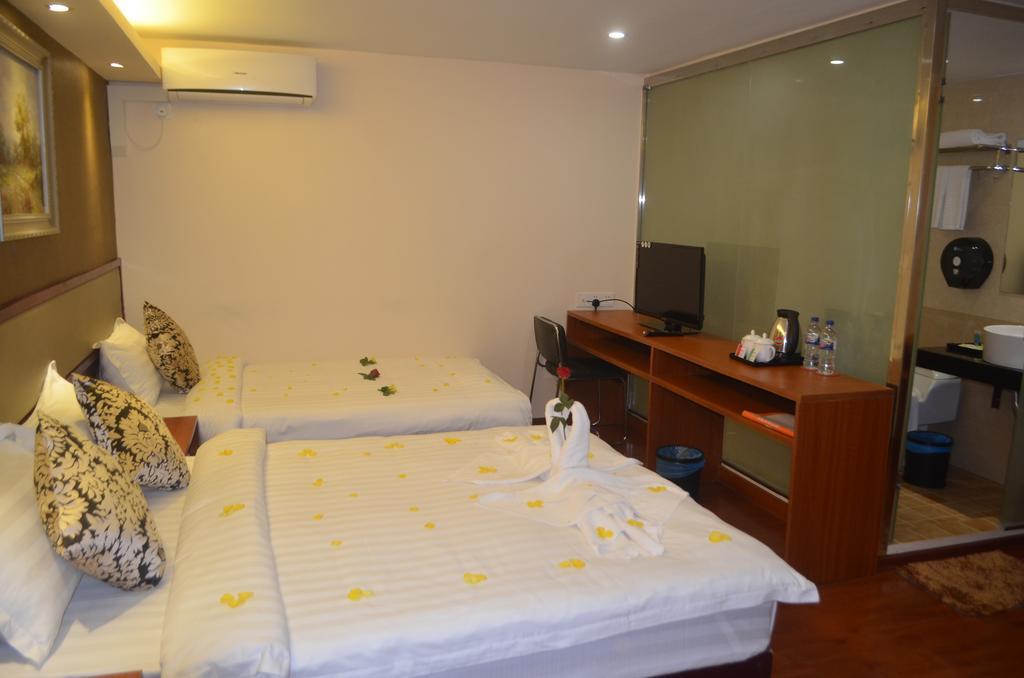 Good Luck Hotel Rangoon Buitenkant foto